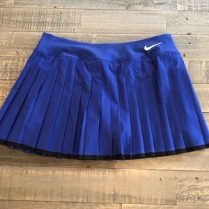 Nike tennis skirt- size M